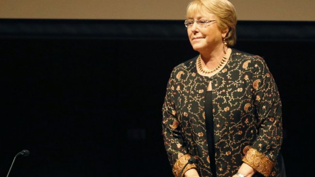 Abogado de DDHH sobre Bachelet: En el poder a veces se toman decisiones contra los ideales