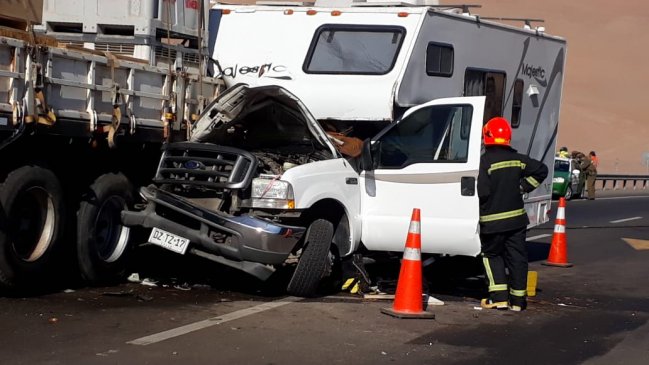 Tarapacá: Colisión por alcance entre casa rodante y camión dejó un fallecido en Ruta A-16
