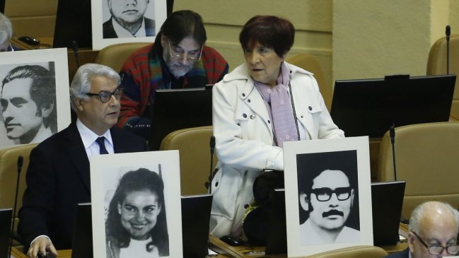 Comisión de DD.HH. evalúa citar a ministro tras 