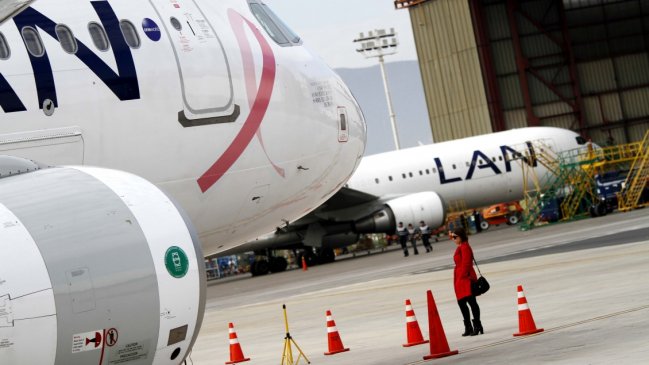 Padres de niña que murió en vuelo piden esclarecer causas de emergencia médica