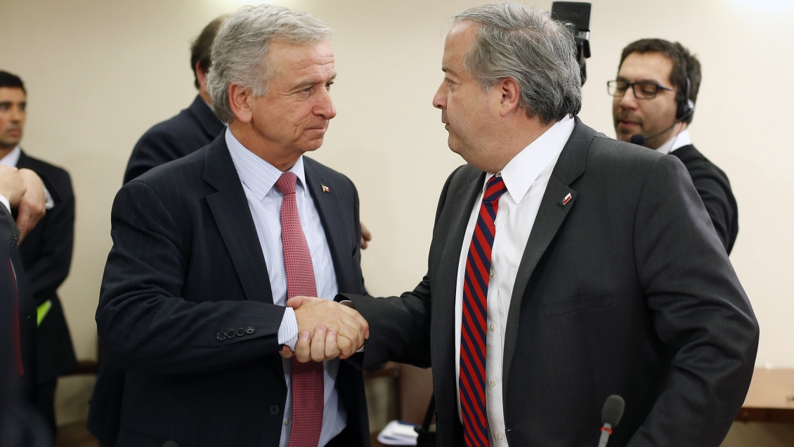 Gobierno prometió sueldo mínimo de 300 mil pesos para marzo de 2019