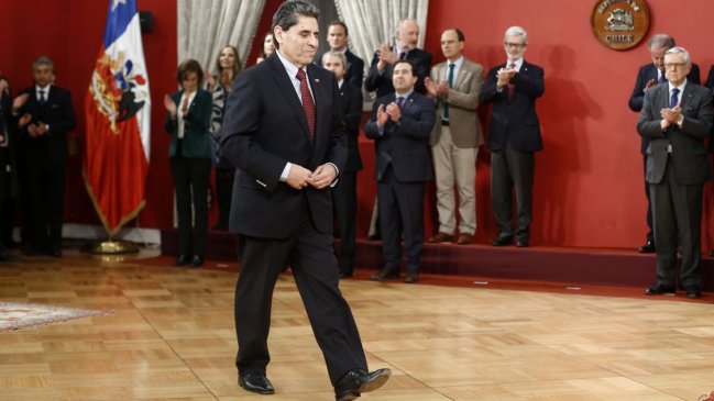 Ministro de las Culturas, Mauricio Rojas, presentó su renuncia al Gobierno