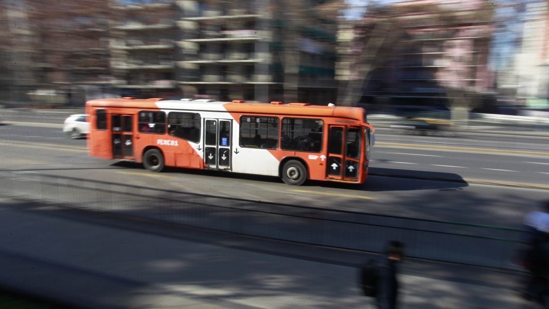 Gobierno afina detalles para una licitación por partes del Transantiago