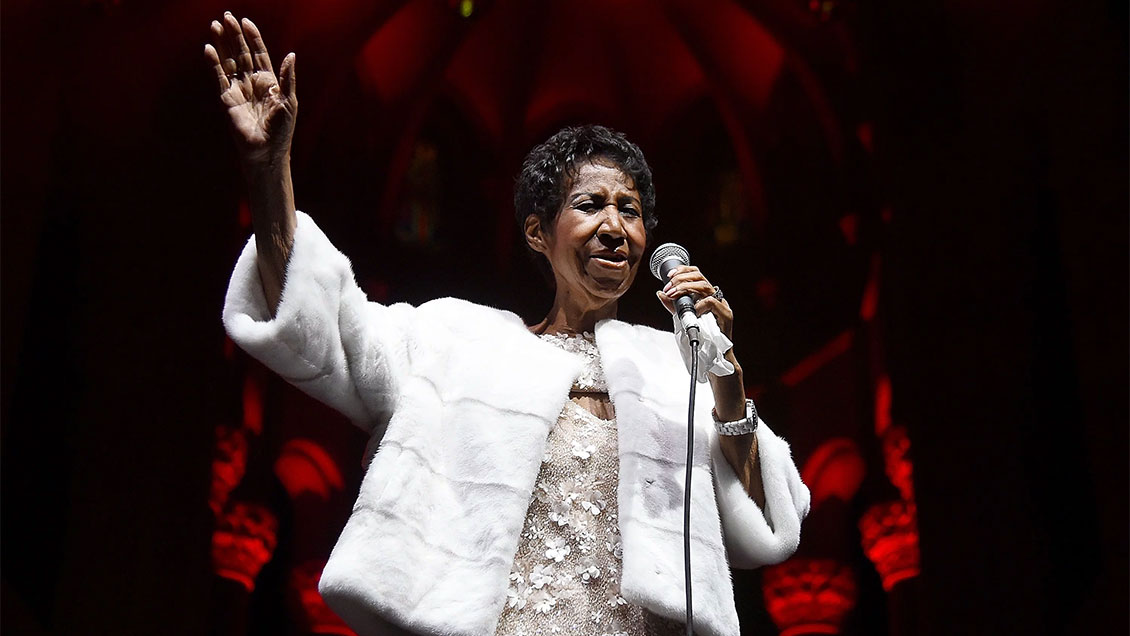 Familiar aseguró que Aretha Franklin está animada y consciente