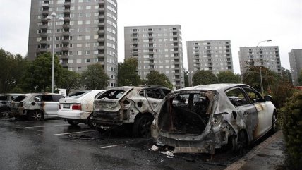   Decenas de automóviles aparecen calcinados en Suecia 