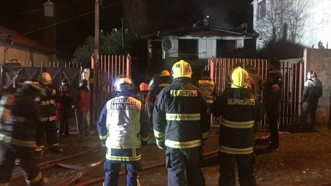 Pareja de adultos mayores perdió su casa tras incendio en Punta Arenas
