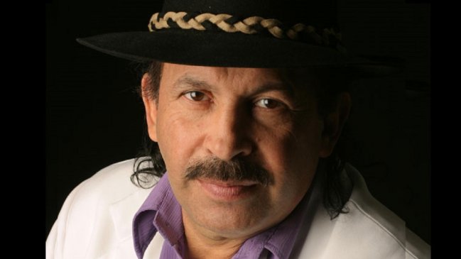 Hospitalizan de urgencia al cantante Antonio Ríos