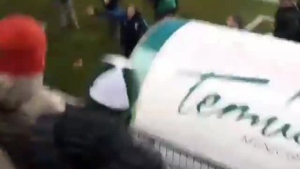   Desde la banca de San Lorenzo agredieron a hincha con un botellazo 