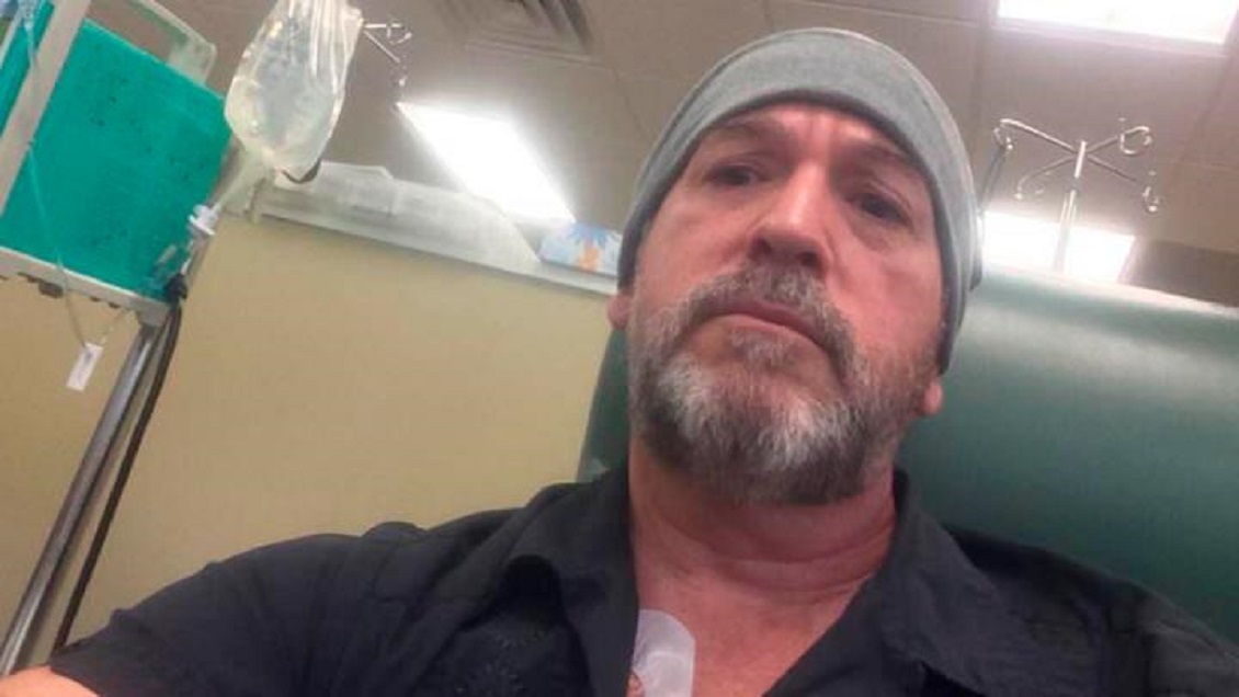 Profesor con cáncer agotó sus días de licencia y recibió emocionante ayuda de su trabajo