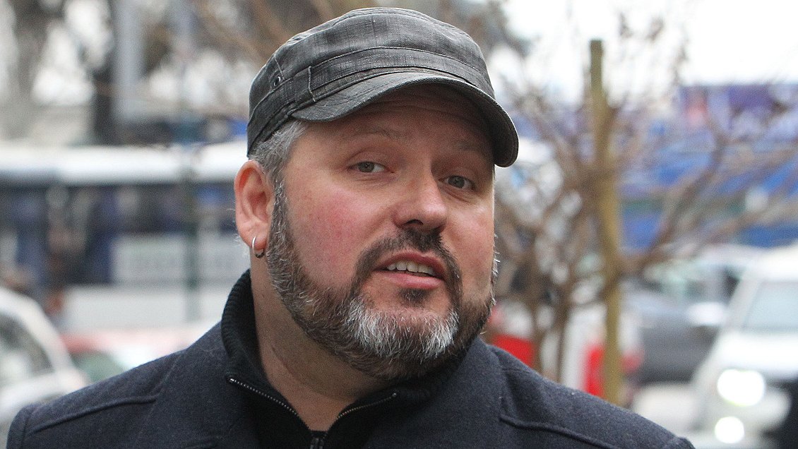 Dávalos dice haber perdido contratos por la 