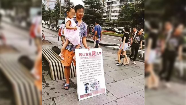 Padres intentaron vender a niña en la calle para pagar tratamiento de su otro hijo