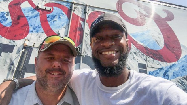 Hombre quería tirarse de un puente, pero recordaron escena de una película y lo salvaron