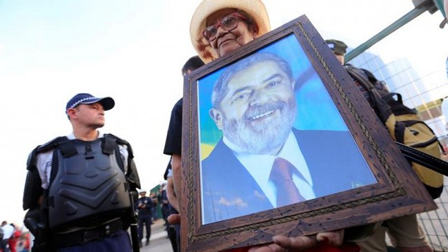 Periodista brasileño: Las posibilidades de que Lula sea candidato son mínimas