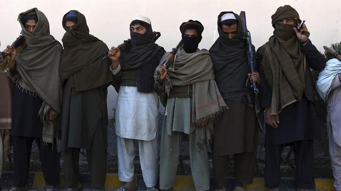 Talibanes secuestraron a más de 100 pasajeros de tres autobuses en Afganistán