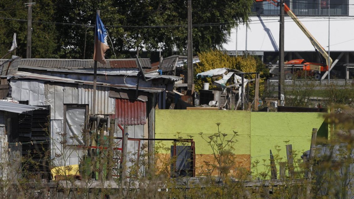 Casen 2017 reflejó por primera vez un estancamiento en la baja de la pobreza multidimensional