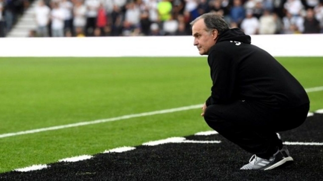 Leeds de Marcelo Bielsa rescató un empate y se aferró a la cima de la Championship en Inglaterra