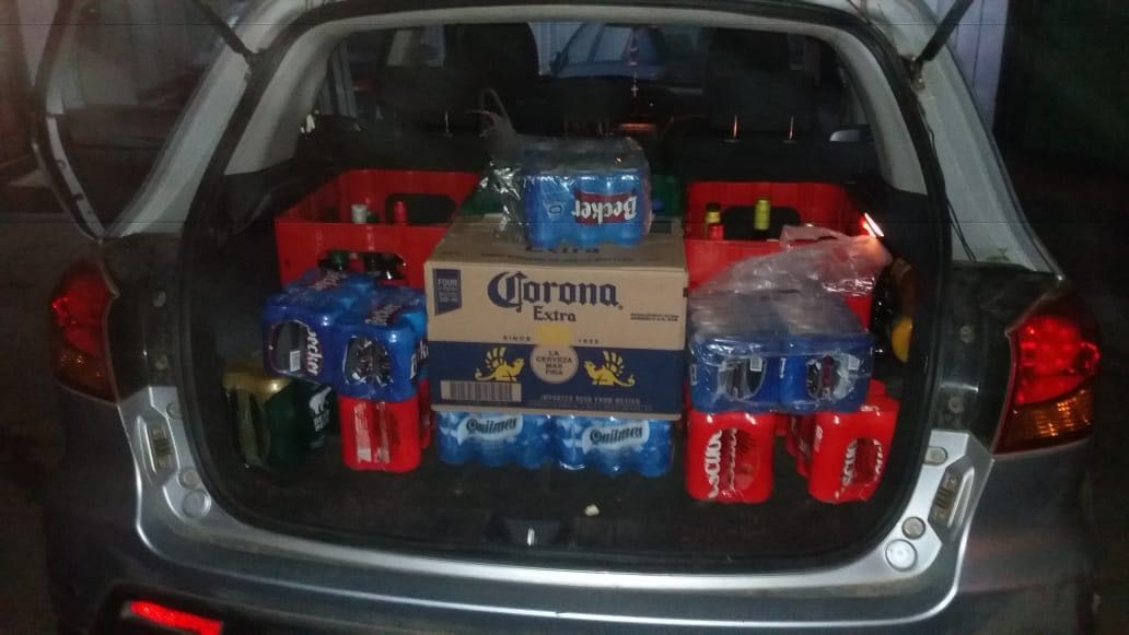 Carabineros detuvo a sujeto que vendía alcohol en la costanera de Valdivia