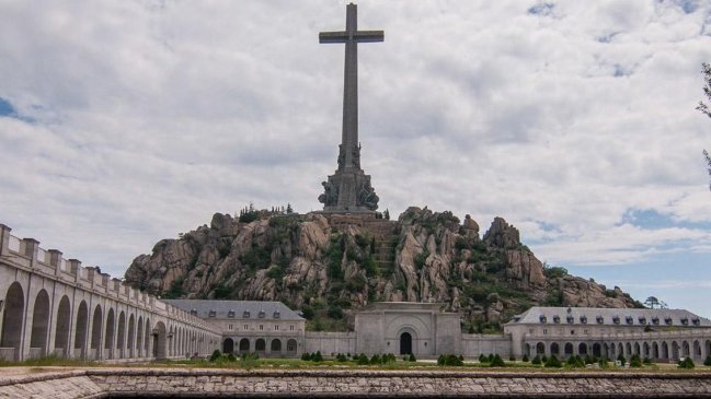 Gobierno español activará el viernes el proceso para exhumar a Franco