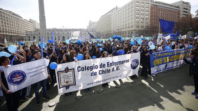 Enfermeras exigen al Minsal cumplir dictamen de Contraloría