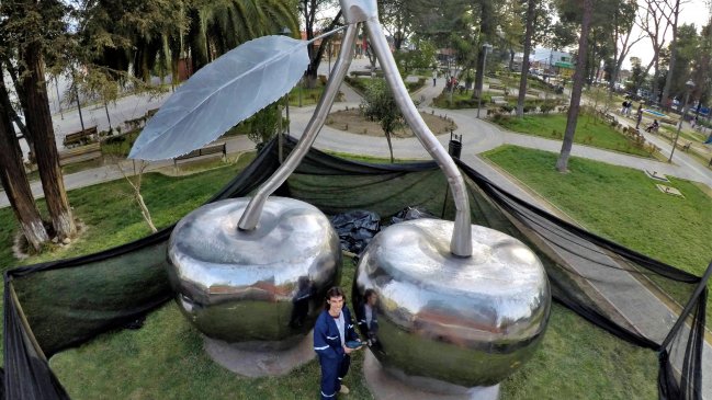 Conoce las guindas gigantes que representan la nueva identidad de Romeral