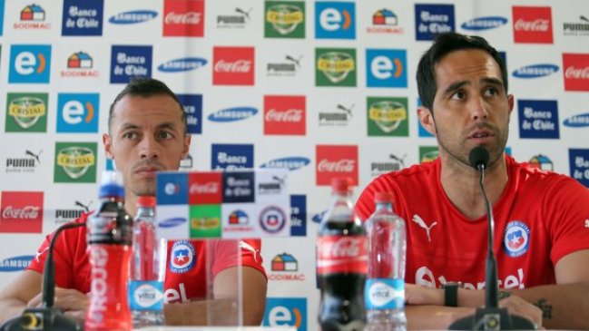 Los dos únicos seleccionados que enviaron mensajes a Claudio Bravo por su lesión