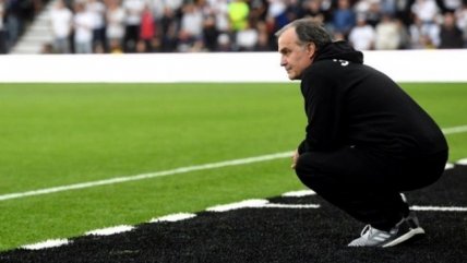  Leeds de Bielsa empató y sigue líder en Inglaterra  