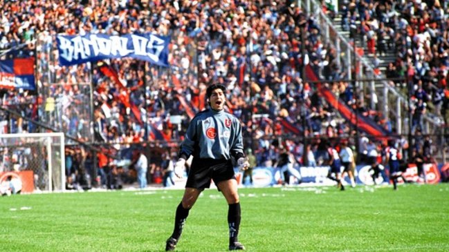 Con Herrera, Tapia y Espina: Así jugaron la U y Colo Colo en el último triunfo azul en el Monumental