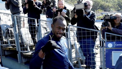 Así fue la primera práctica un sonriente Usain Bolt en un club australiano