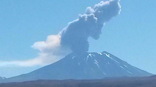 Se mantiene Alerta Amarilla por actividad inusual del Volcán Láscar