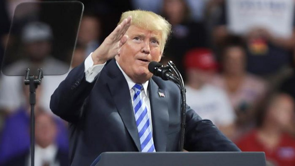 Trump acusa que su ex abogado 