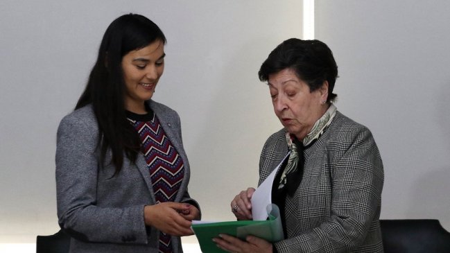 Colegio Médico no descarta pasar a comisión de ética a subsecretario Castillo