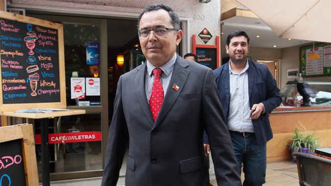 Intendente de Valparaíso niega haber atribuido crimen de profesor a inmigrantes