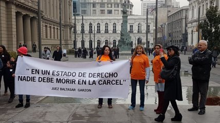   Protesta a favor de reos de Punta Peuco terminó a golpes y con insultos en frontis de Tribunales 