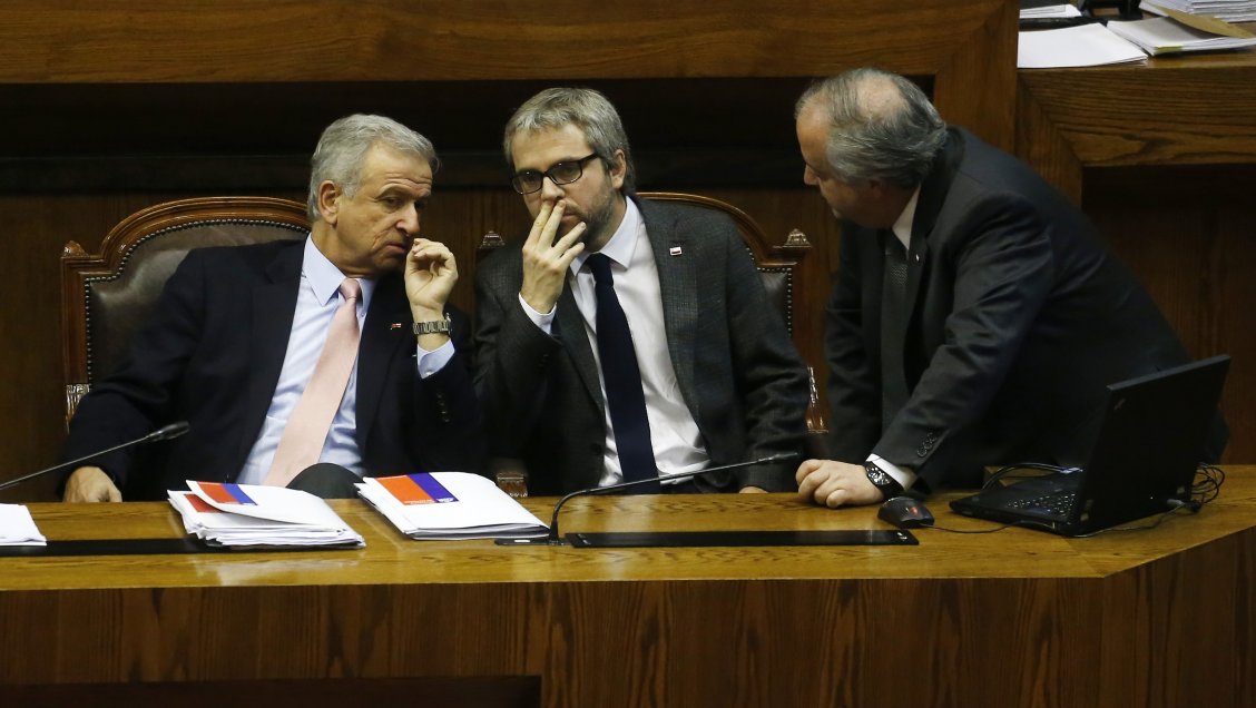 Sueldo mínimo a comisión mixta tras amenaza de veto del Gobierno