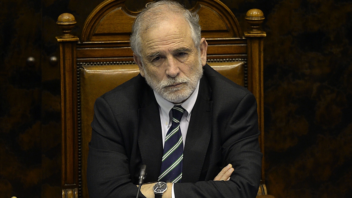 Carlos Montes: Conflicto en Contraloría no ayuda a fortalecerla como institución