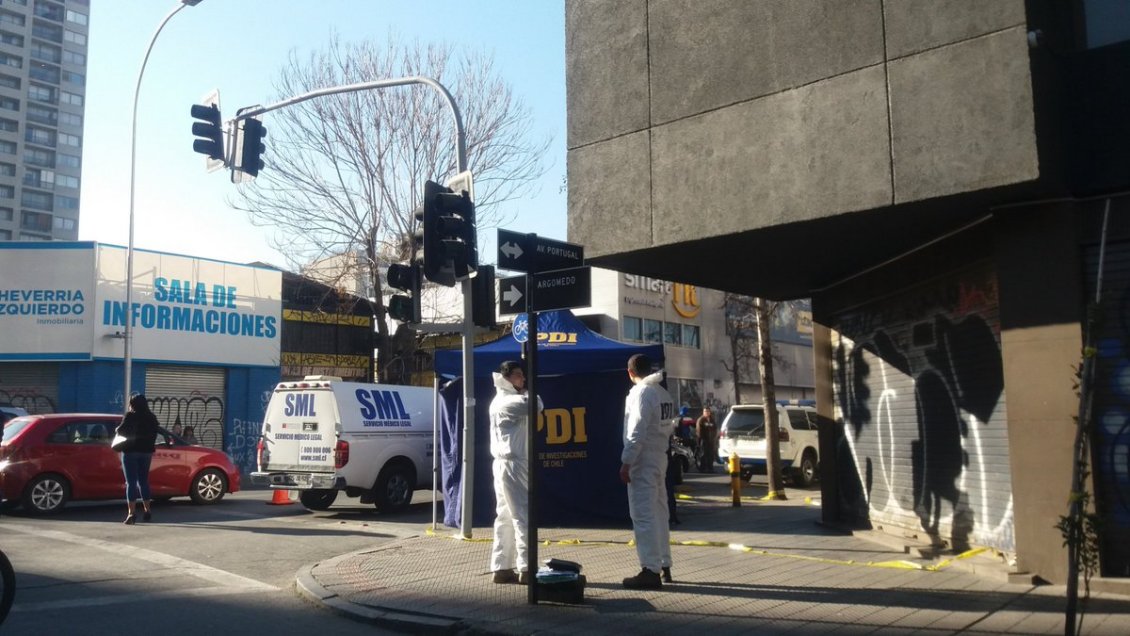 Riña entre peatones dejó un fallecido y un herido en Centro de Santiago