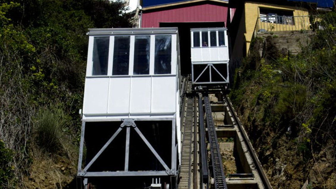 Valparaíso: Reabren histórico ascensor 
