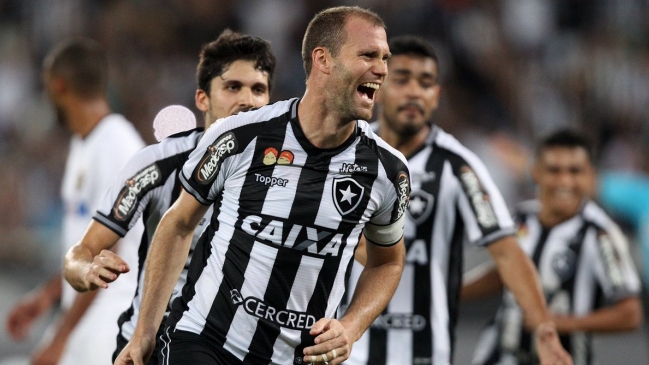 Botafogo derrotó a Sport Recife con Leonardo Valencia durante todo el partido