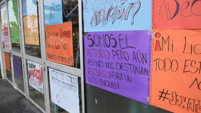 Arica: Municipio se compromete a mejorar sombreaderos de Liceo A-5 y de otros cuatro establecimientos educacionales