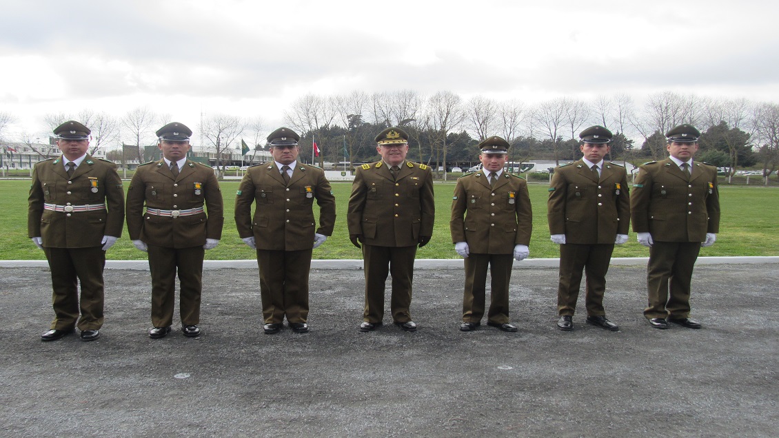 Condecoran a carabineros héroes en tragedias del Biobío y La Araucanía