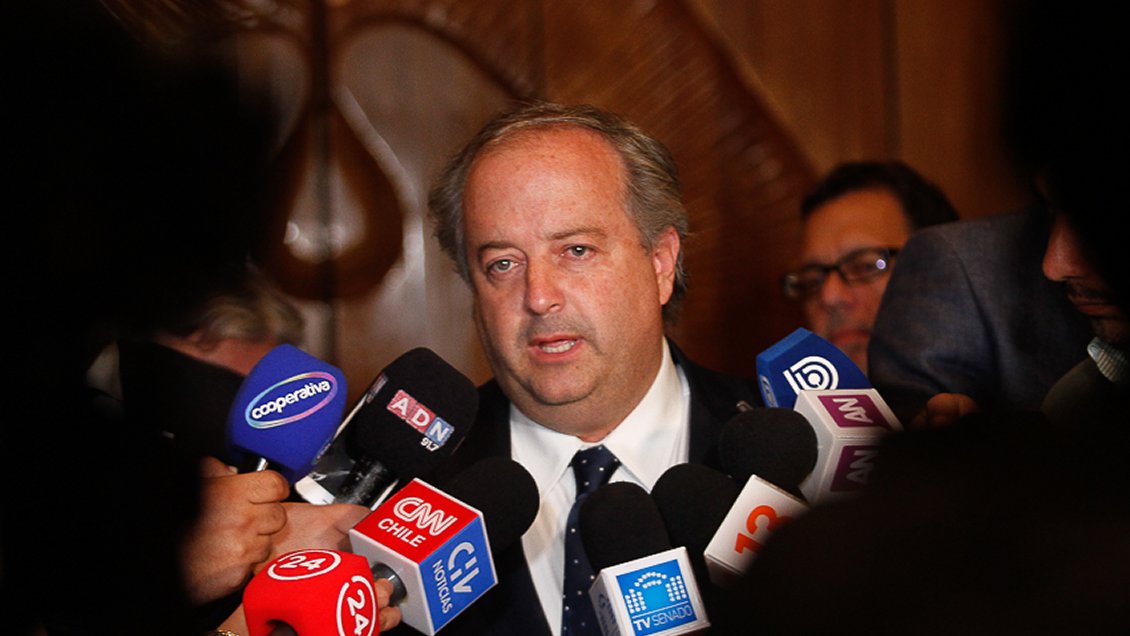 Gobierno confirmó que vetará sueldo mínimo tras despacho del Congreso