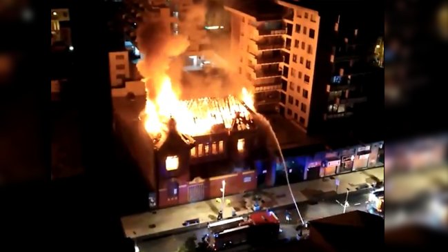 Viña del Mar: Un violento incendio consume el Club de Infantes de Marina en Reserva