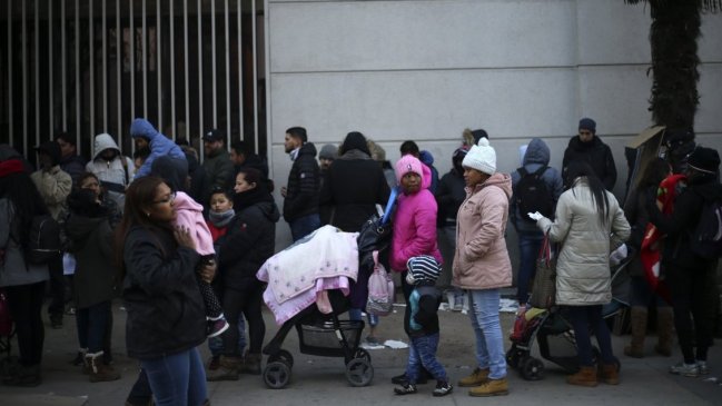 Diputados UDI proponen establecer cuotas de ingreso para inmigrantes