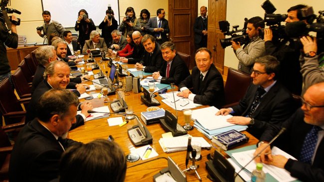 Salario mínimo: Comisión mixta rechazó reajuste automático