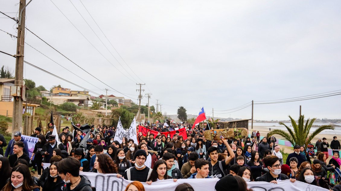 Masiva protesta por contaminación en Quintero y Puchuncaví
