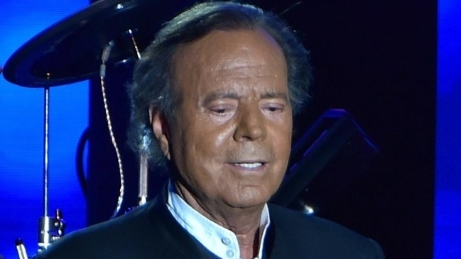 Julio Iglesias se negó a realizar la prueba de ADN por demanda de paternidad