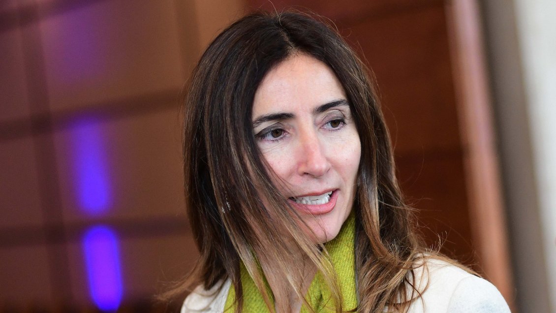 DC llama a ministra Schmidt a aclarar posible conflicto de interés por Quintero