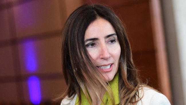 DC llama a ministra Schmidt a aclarar posible conflicto de interés por Quintero