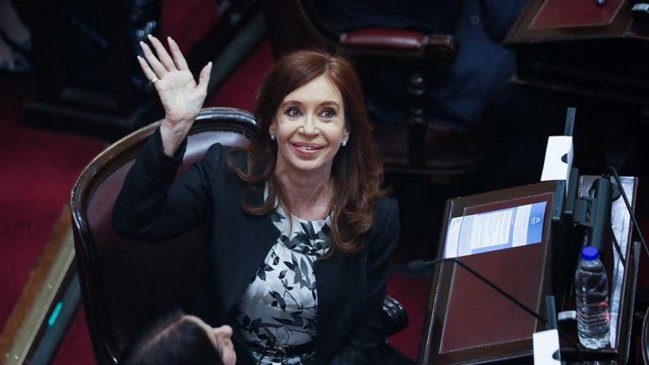 Cristina Fernández no retornará a su casa hasta descartar cámaras y bacterias
