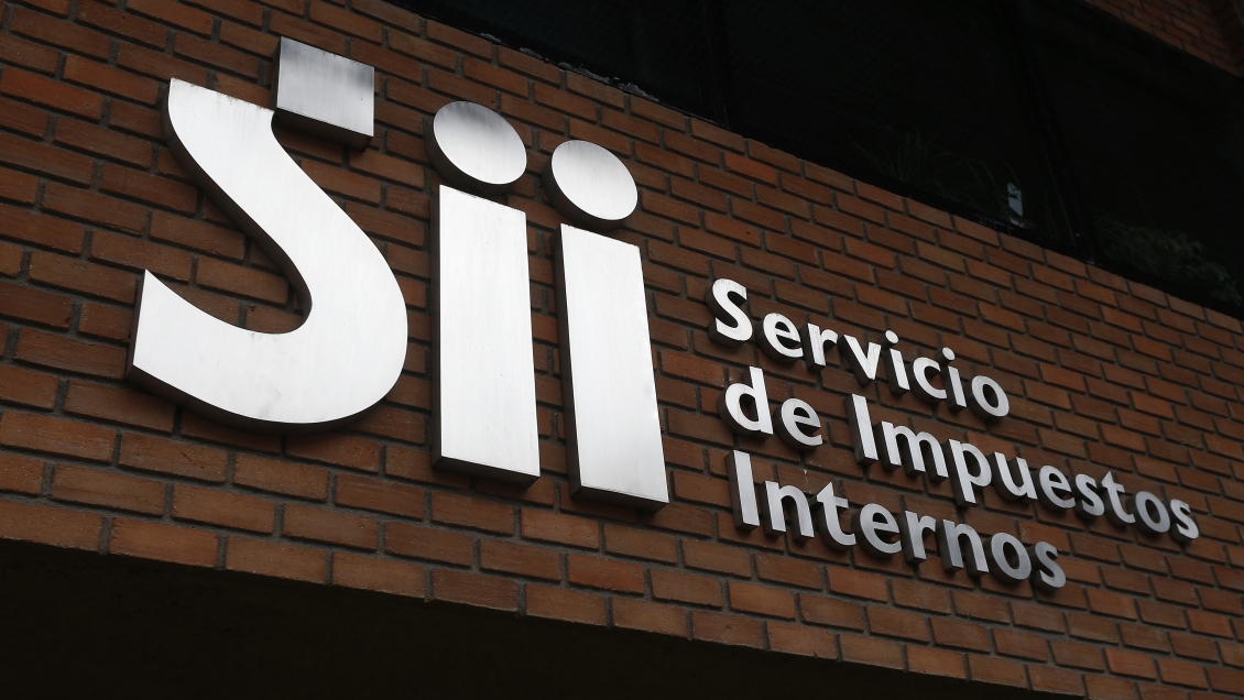 Paro nacional de funcionarios del SII en rechazo a reforma tributaria
